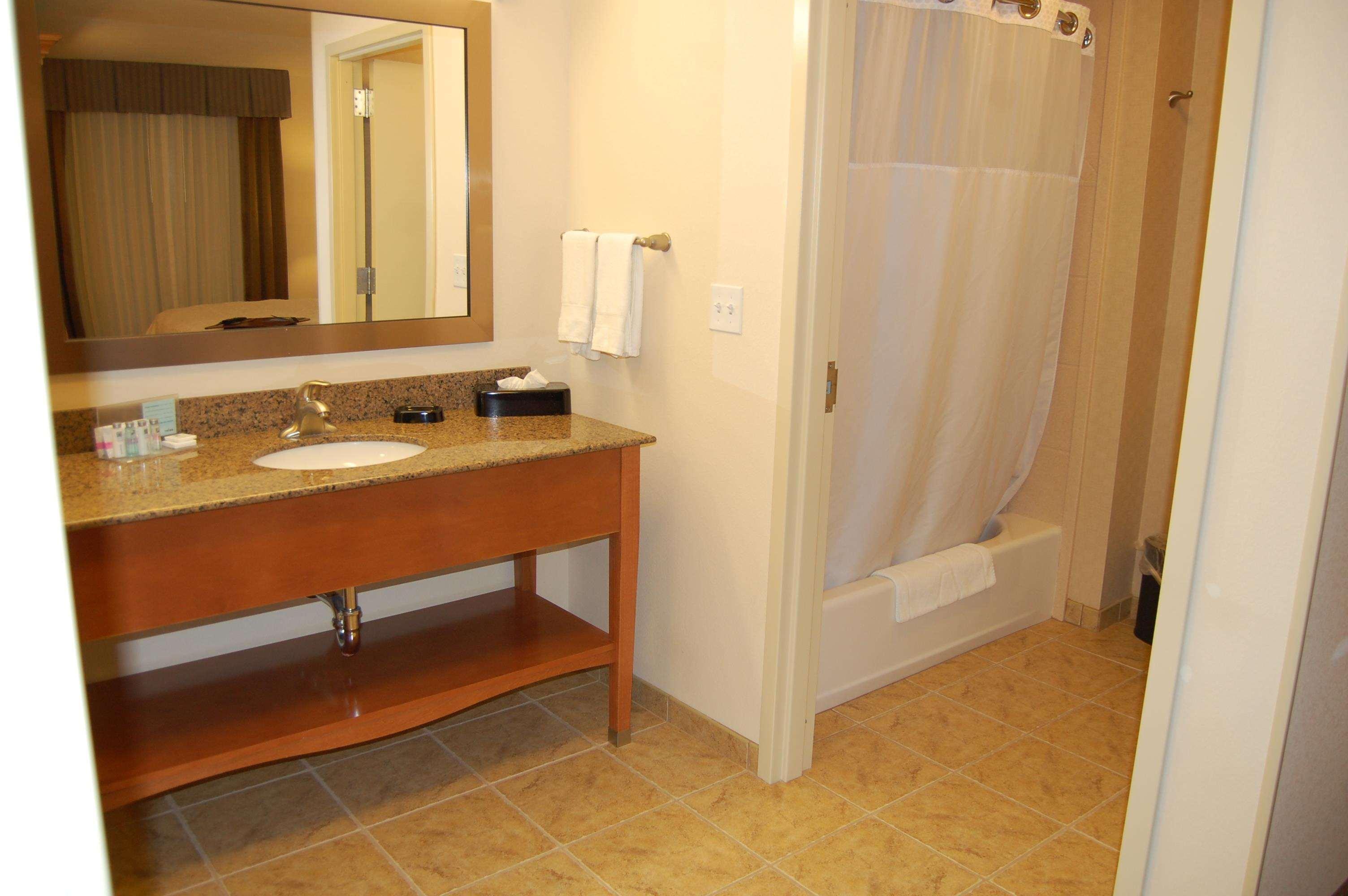 Hampton Inn Sidney Bagian luar foto