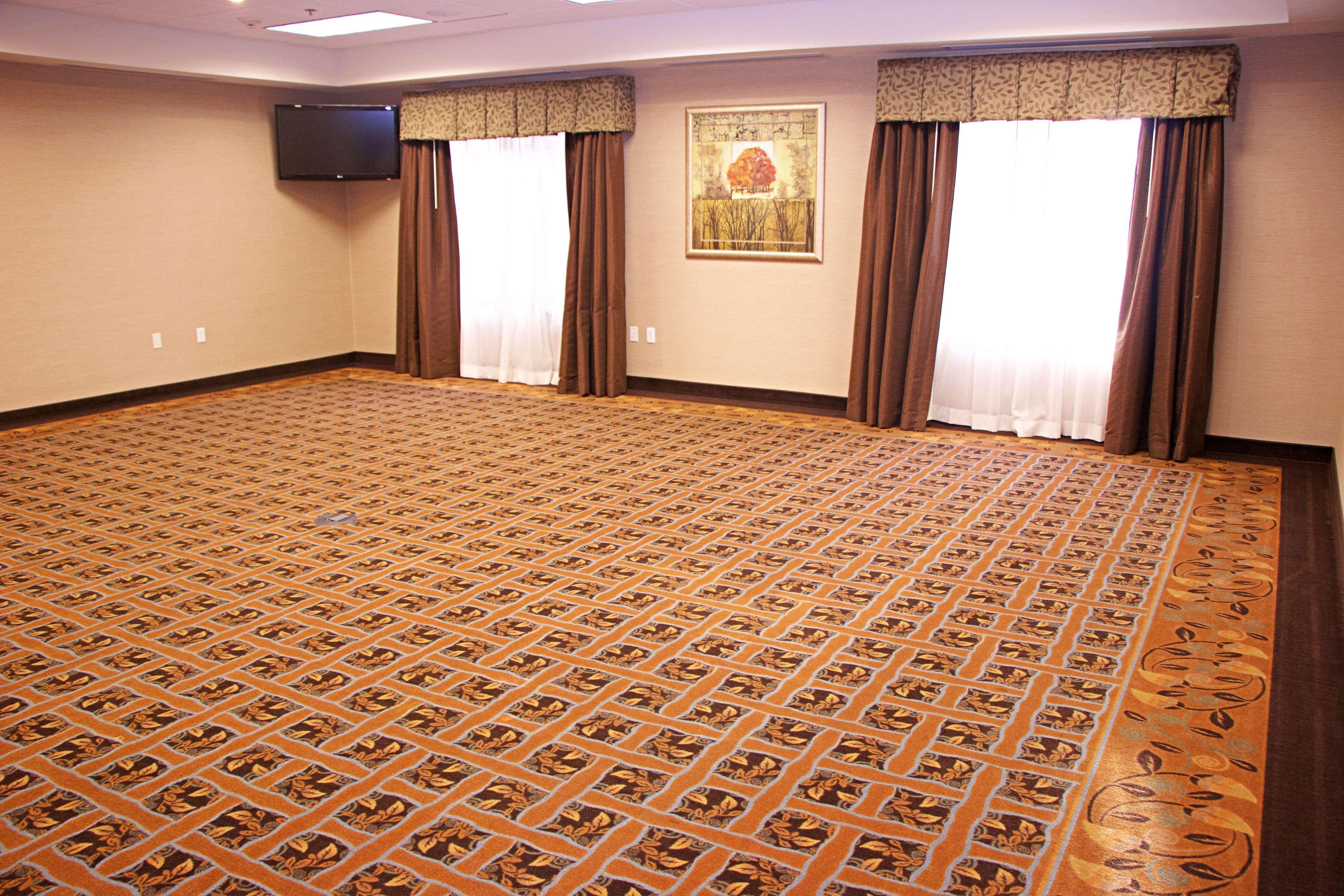 Hampton Inn Sidney Bagian luar foto