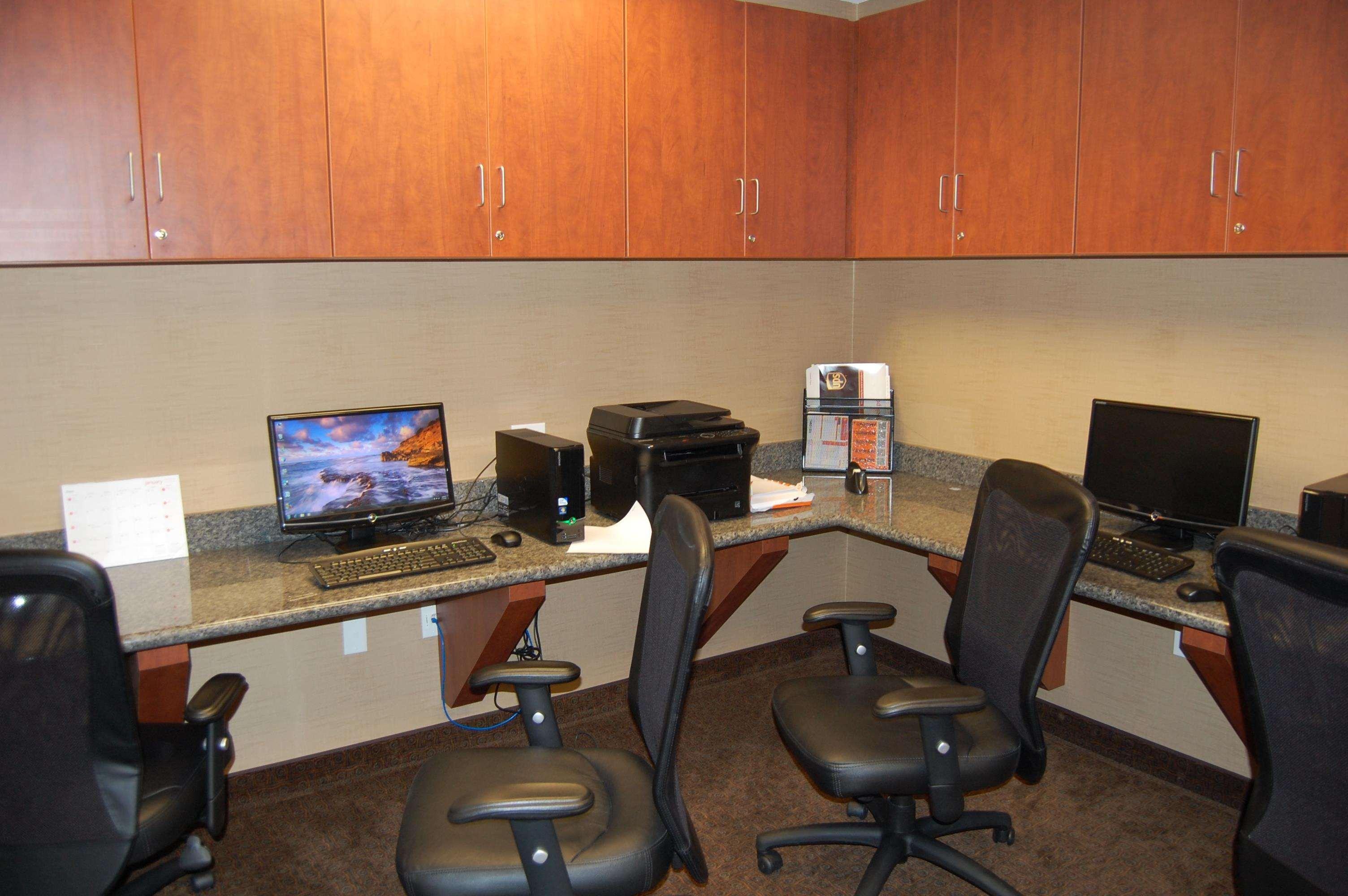 Hampton Inn Sidney Bagian luar foto