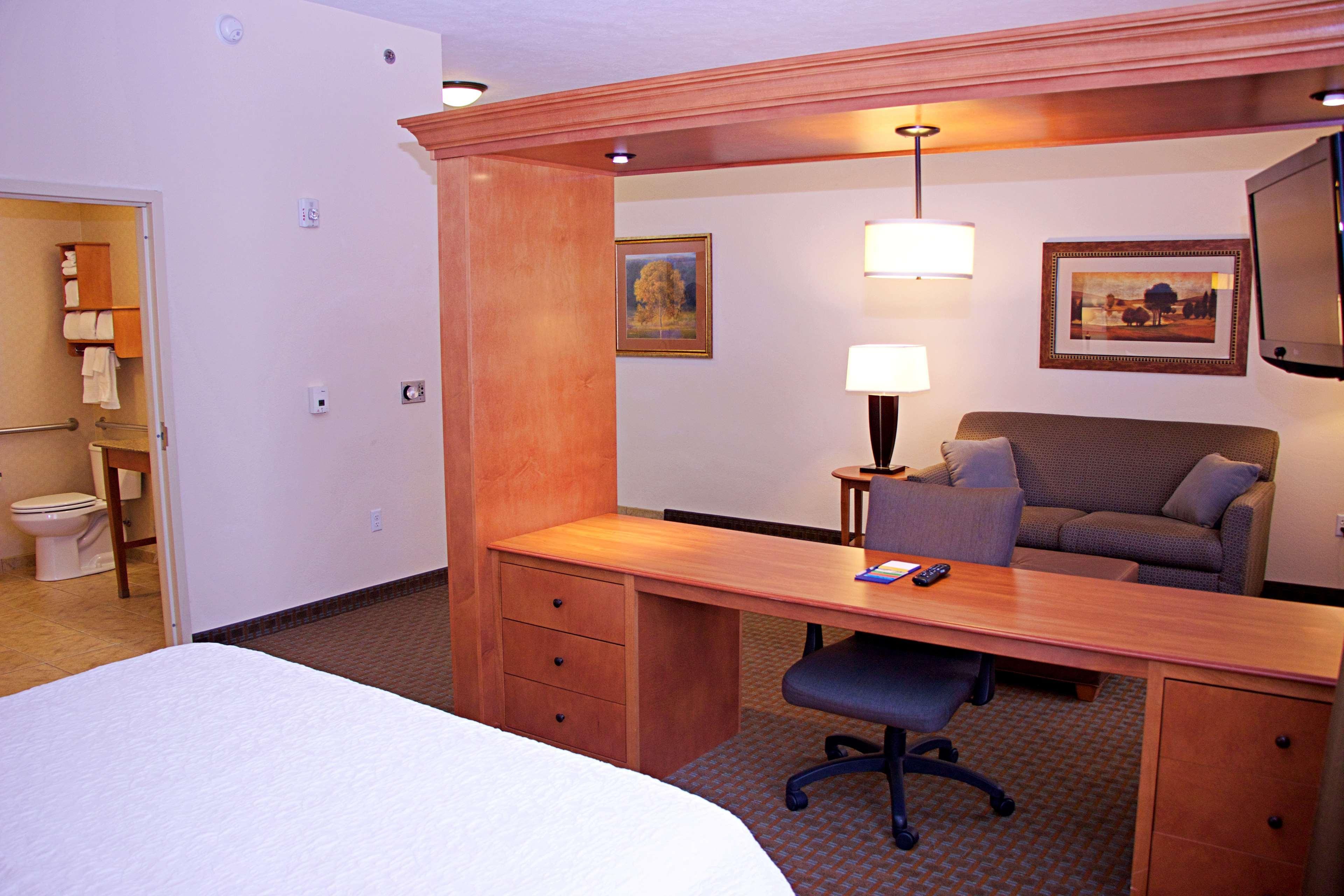 Hampton Inn Sidney Bagian luar foto