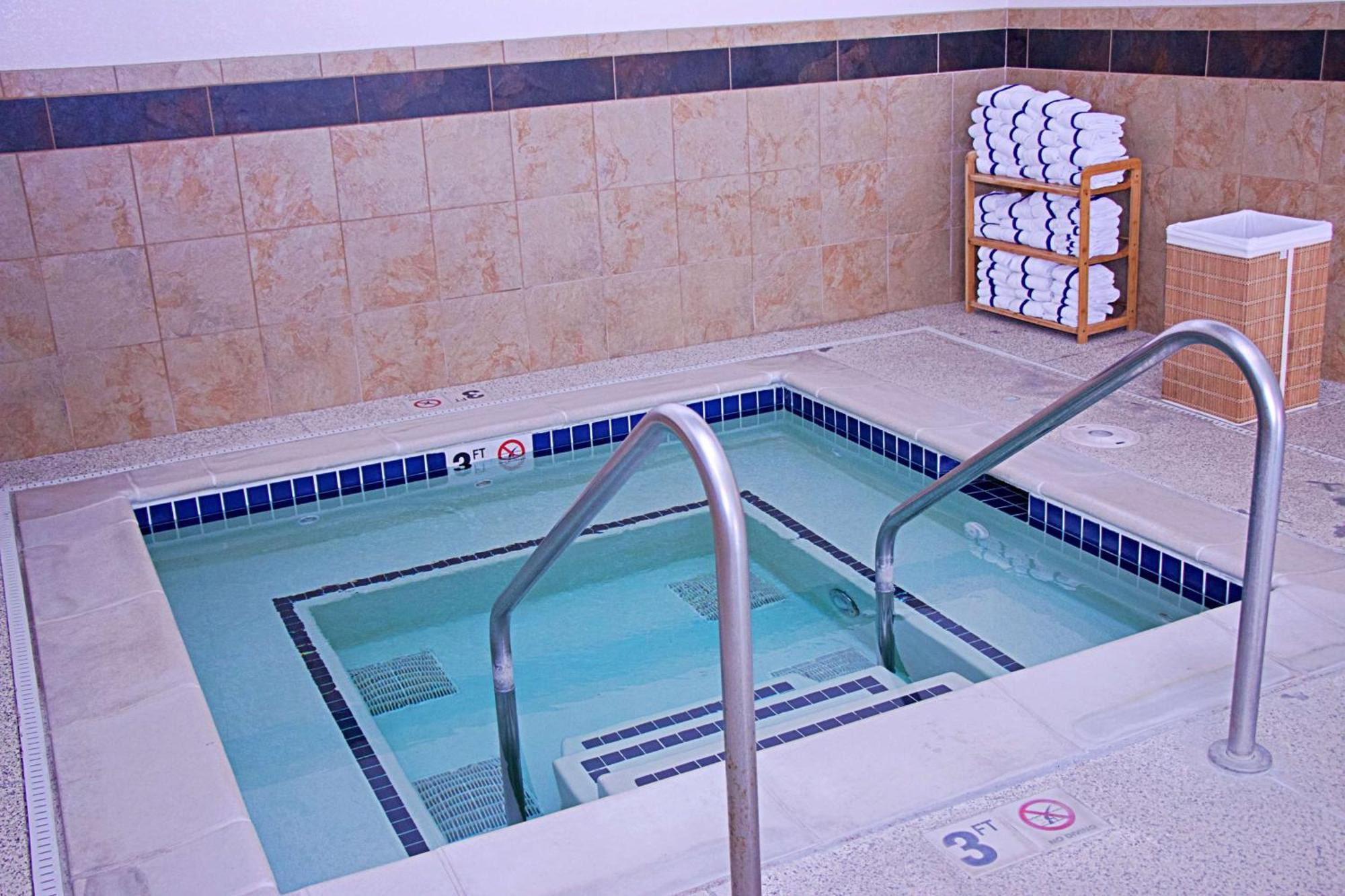 Hampton Inn Sidney Bagian luar foto