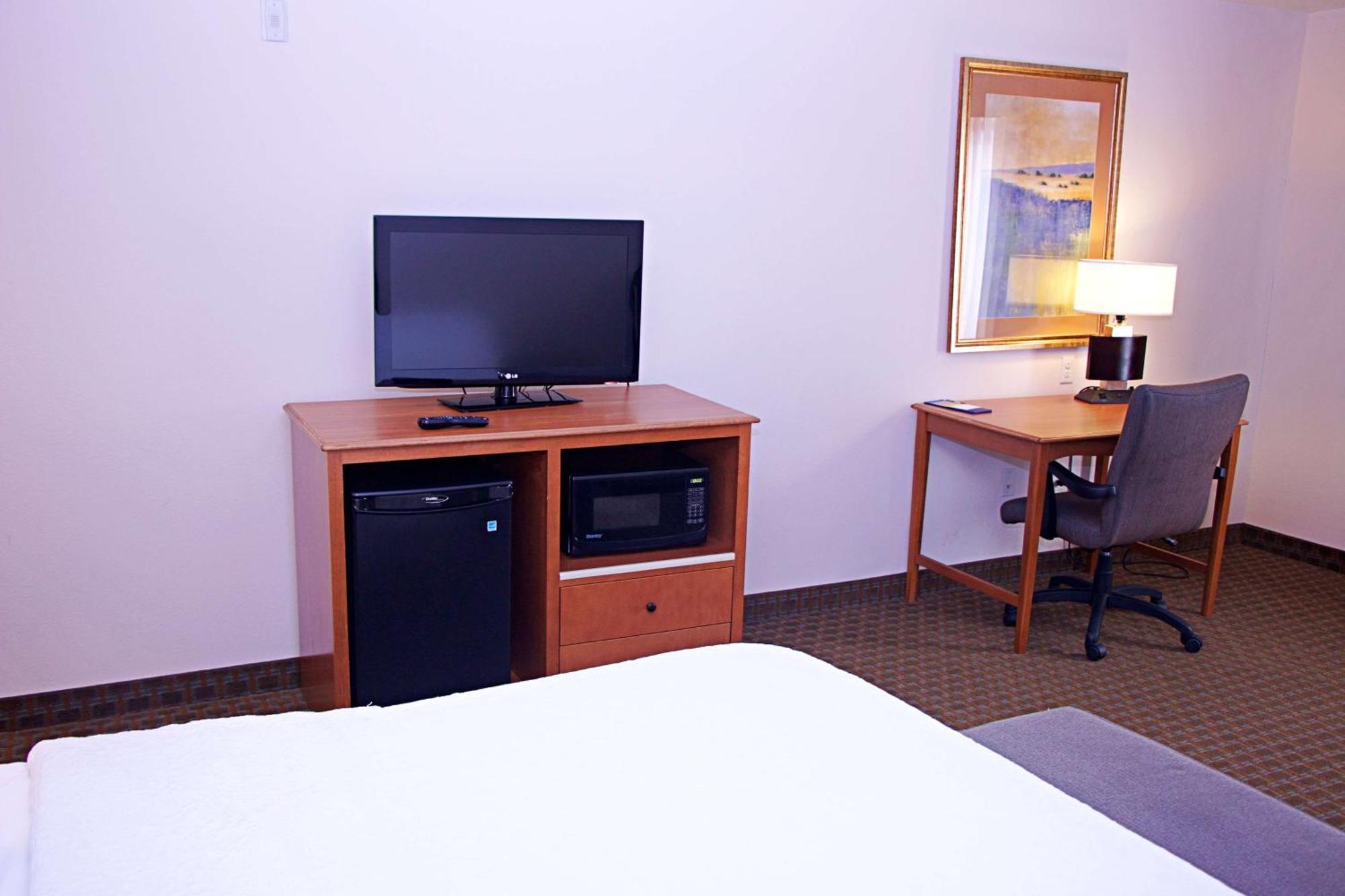 Hampton Inn Sidney Bagian luar foto