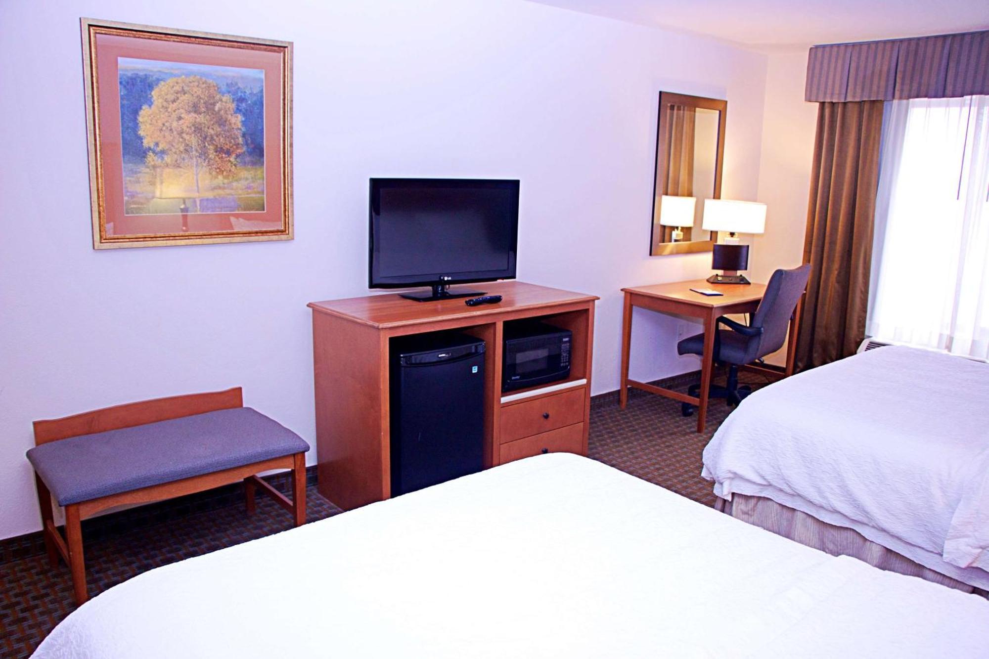 Hampton Inn Sidney Bagian luar foto