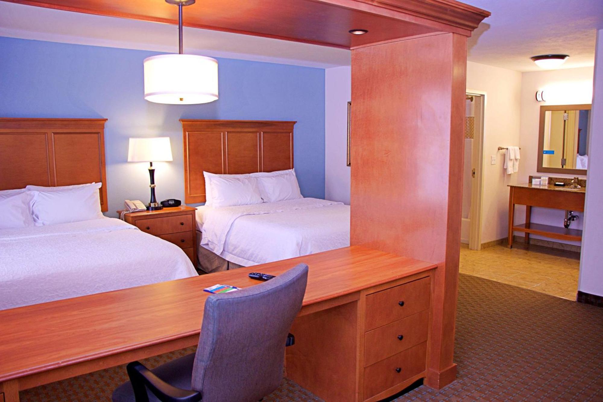 Hampton Inn Sidney Bagian luar foto