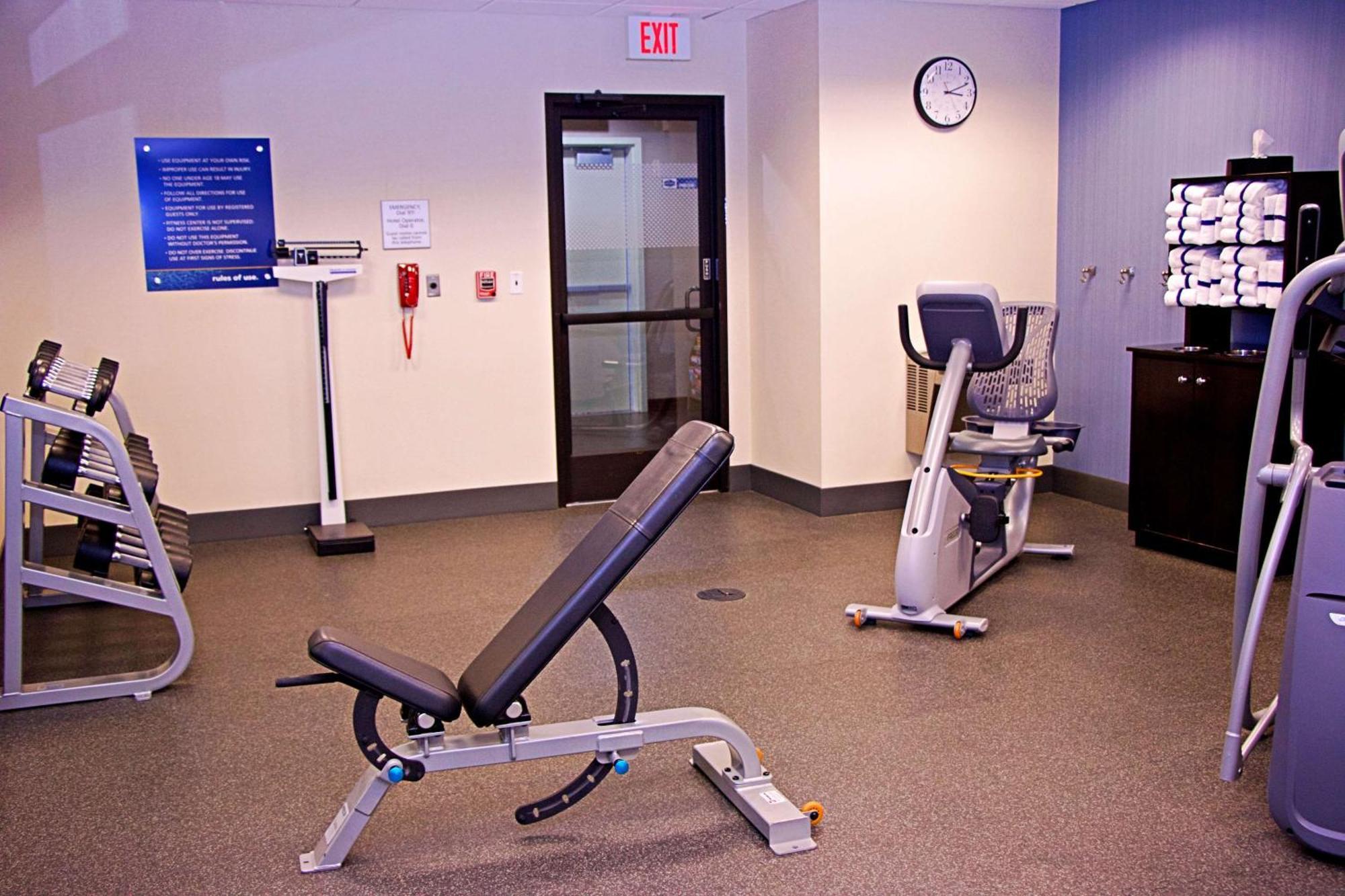 Hampton Inn Sidney Bagian luar foto