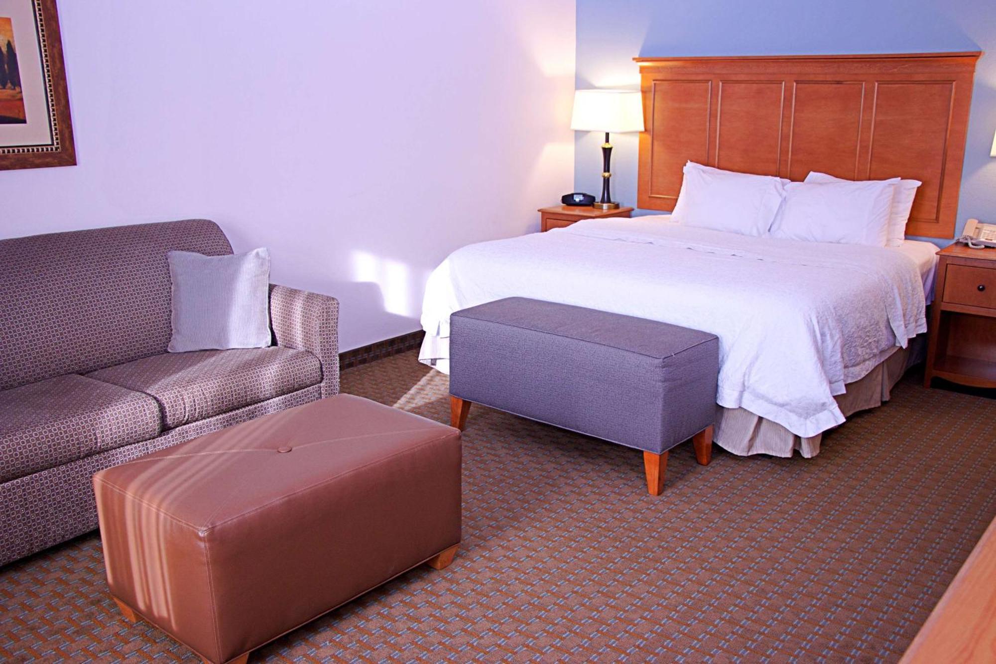 Hampton Inn Sidney Bagian luar foto